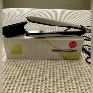 GHD platinum + Hair styling tool